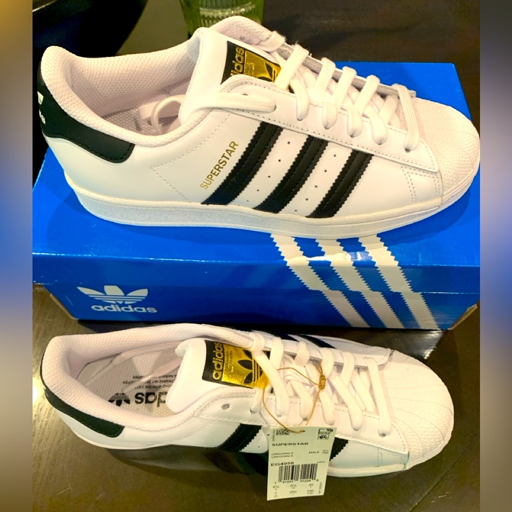 Adidas superstars shoe